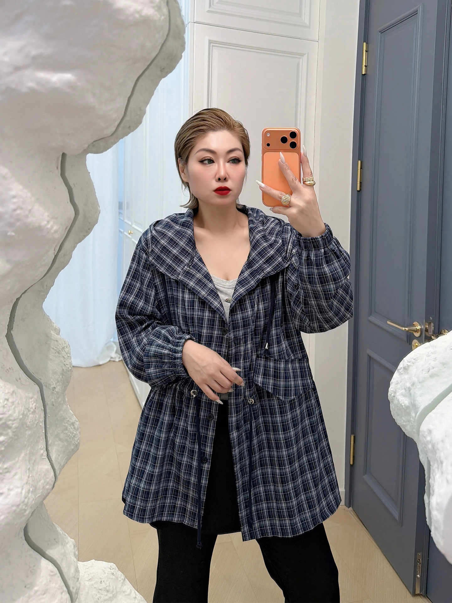 

Fashionable plus Size Women's Hooded Plaid Top Slimming Design Casual Outerwear High Waist Loose Fit Belly Covering Jacket
