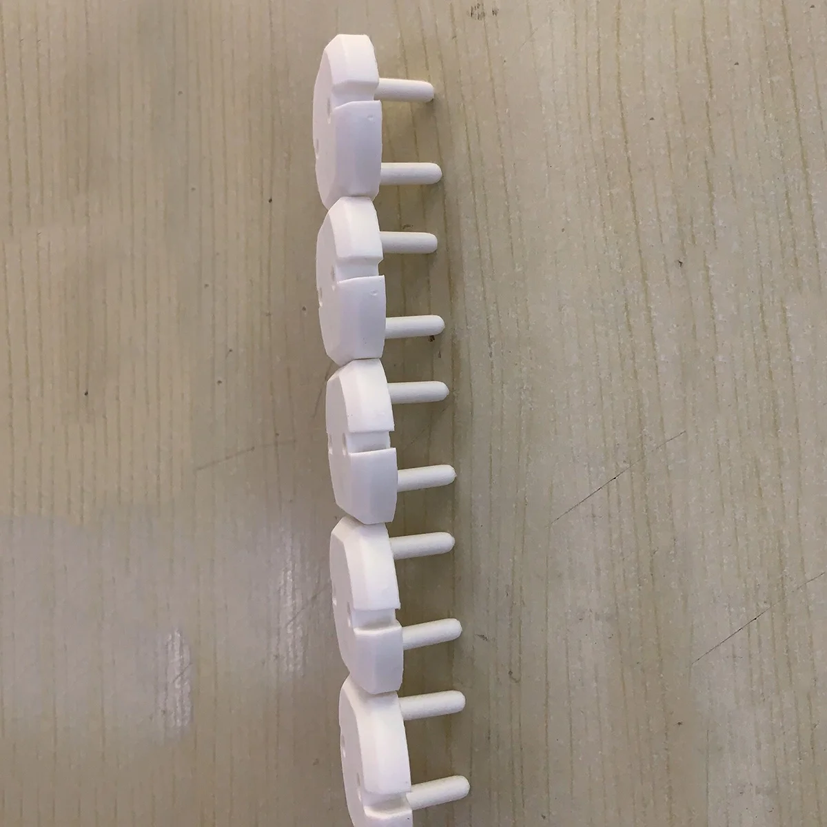 

5Pcs Child Safety Socket Covers Secure ABS Plastic Electric Outlet Protector Prevent Accidental Shock European Standard Plug