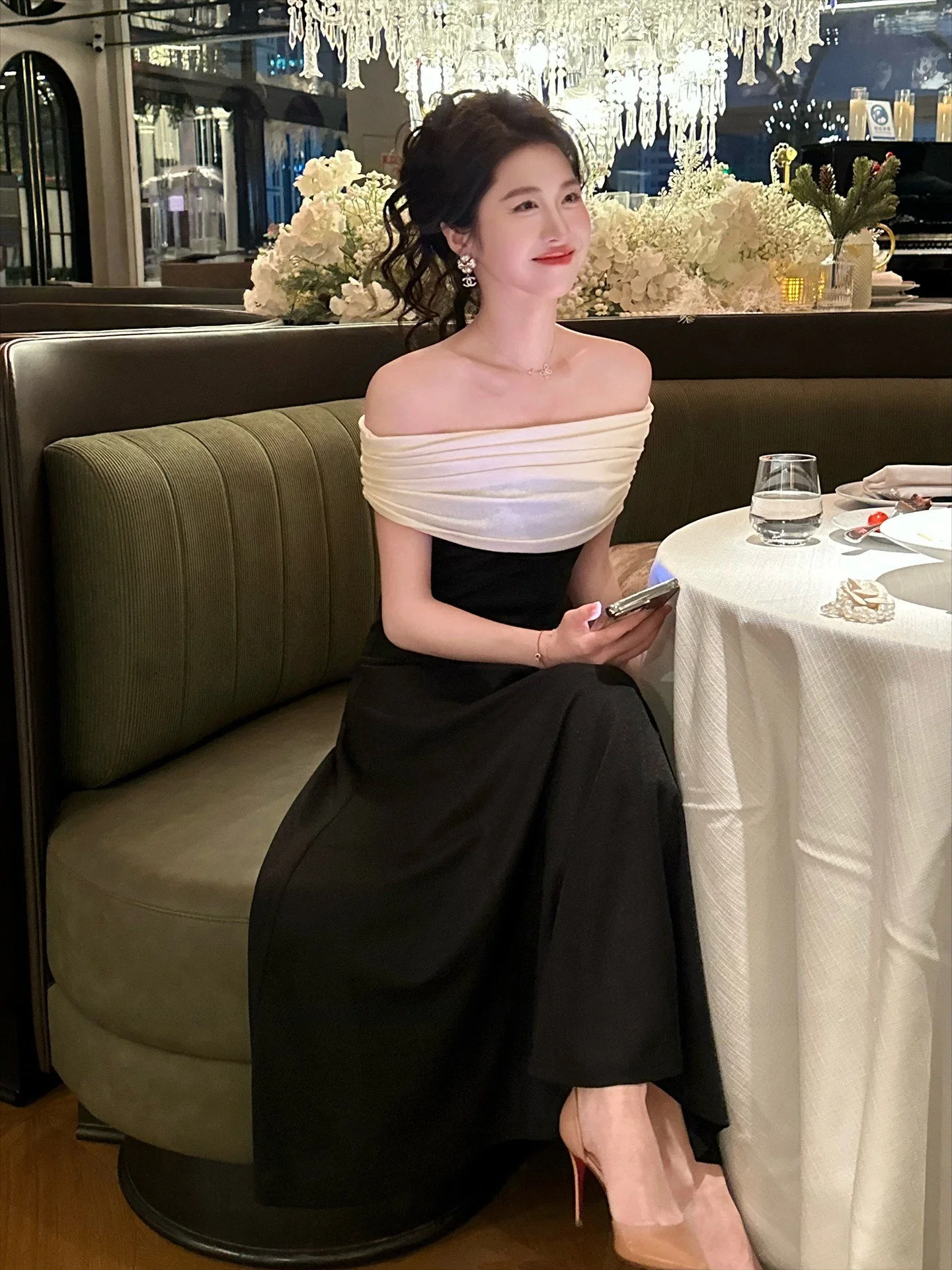 

Lingxian Zhihe Secret Garden One-oulder Knitted Dr Women's Year-End Par Dr Birthday Dr New Year Battle Robe