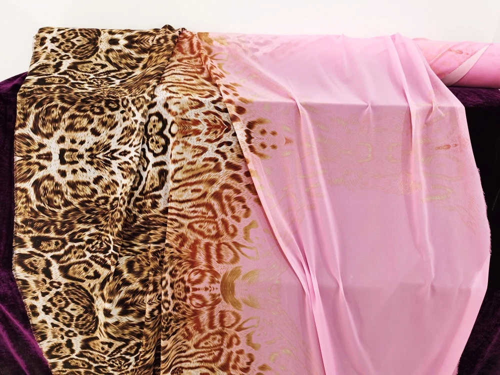 Drucken Sie Chiffon 58'' breit nach Meter digital rosa Leoparden-Chiffon-Stoff für Kleider – Detail 7