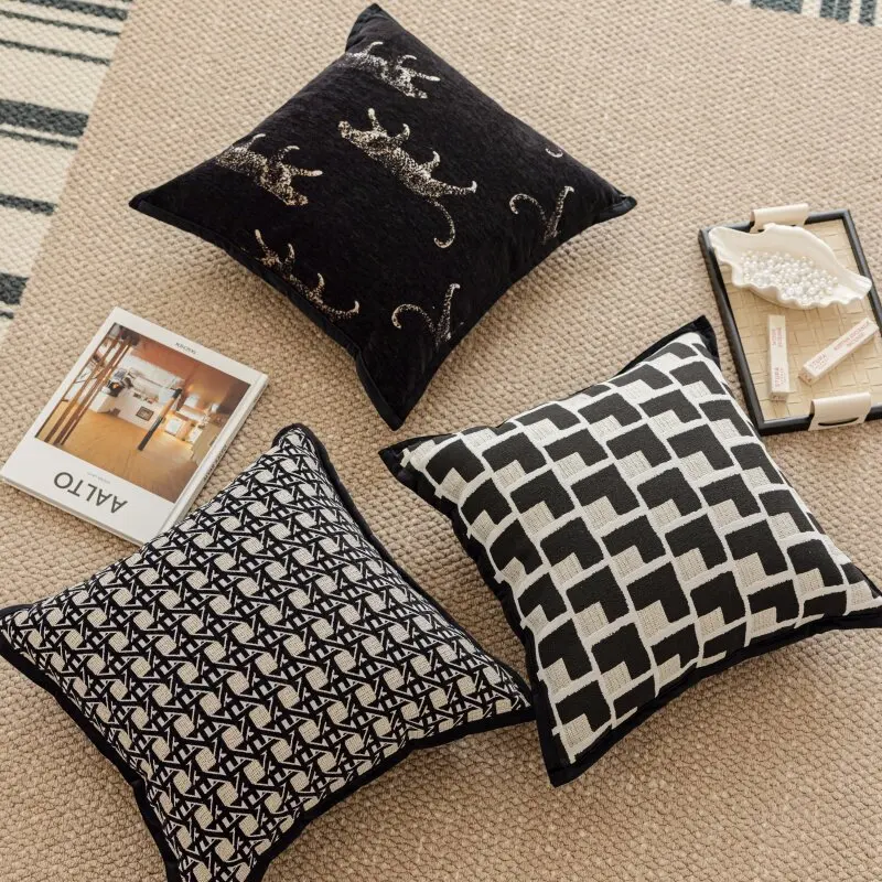 Premium Textured Throw Cushion Covers Geometric Leopard Jacquard Cushion Case for Couch Comfy Chenille Decorative Pillowcase