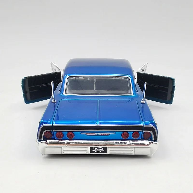 JADA 1:24 Scale Impala Diecast Car Model Alloy Classic Vehicle Adult Fans Collectible Gift Boys Toys Souvenir