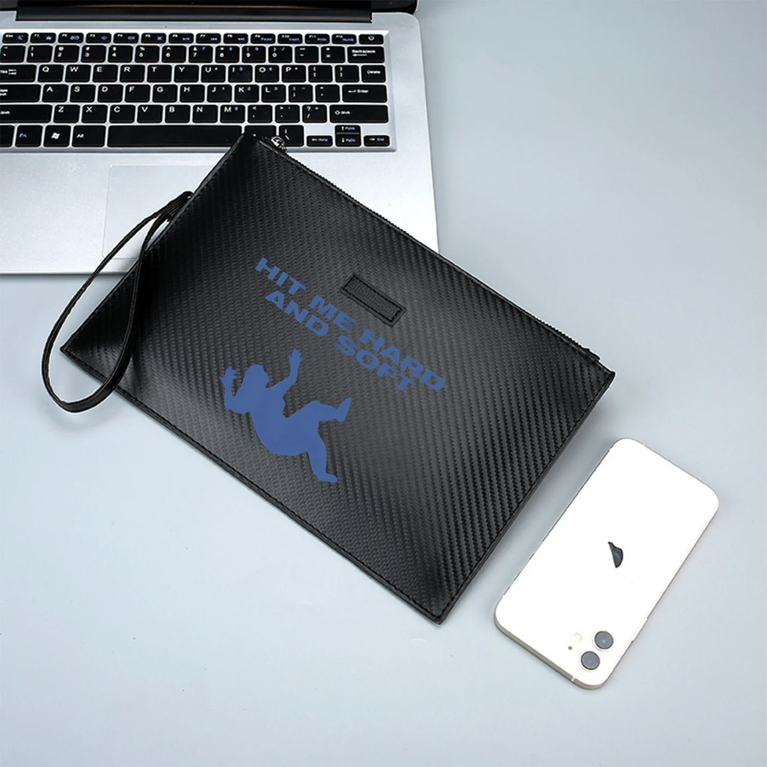 حقيبة يد رجالية من البولي يوريثان مطبوعة باللون الأزرق المتساقط، عصرية وعملية للحمل اليومي