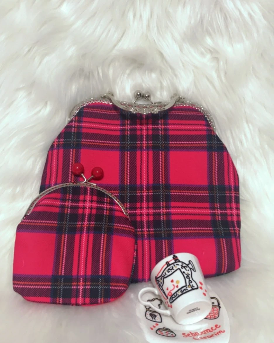 Lost in Vinatge Pink Black Check Tweed  Handbag with Sturdy Top Handles Generous Space Inside