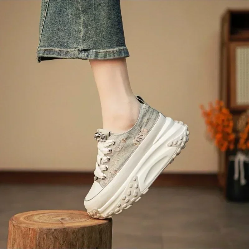 Women Retro Canvas Sneakers Spring Autumn New Lace Up Casual Shoes Woman New Fashion Flat Heels High Top Platform Sneakers 2024