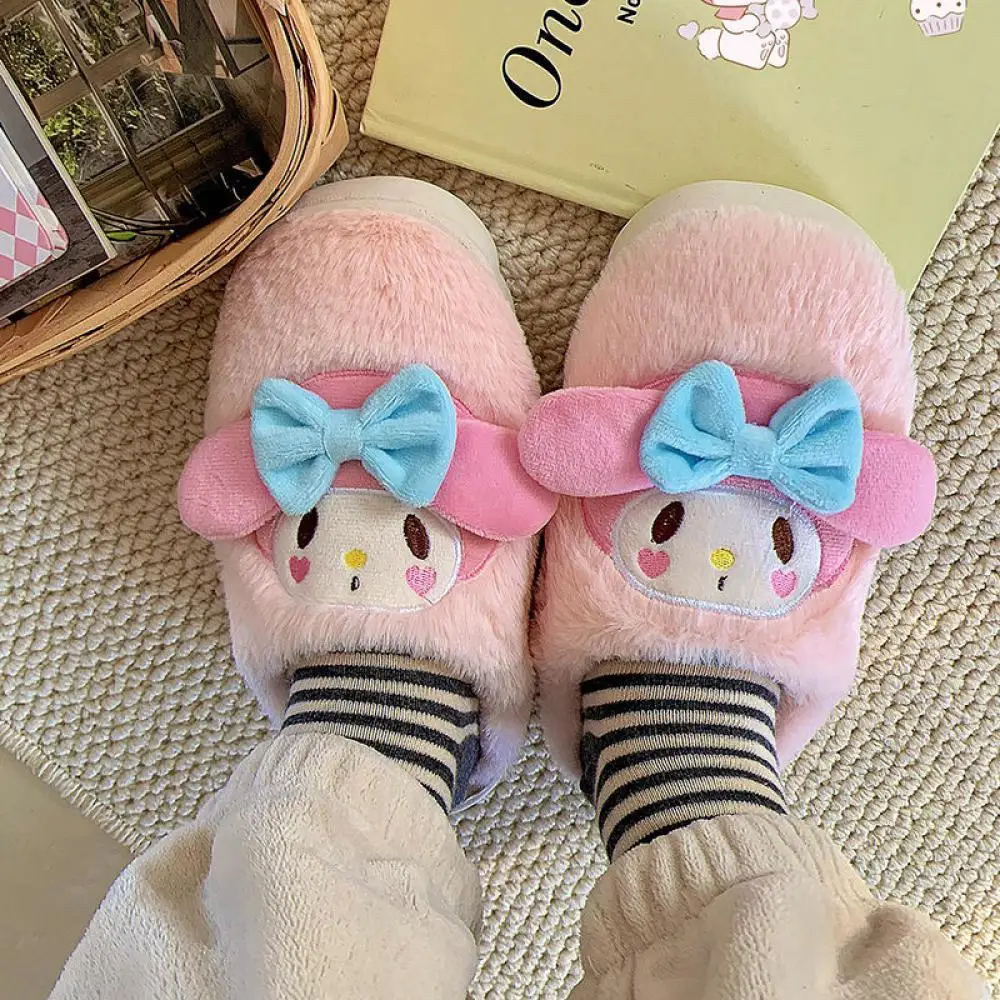 Zapatillas de felpa de Anime Kuromi Sanrios para niñas, Zapatillas de casa bonitas y cálidas con melodía Kawaii Cinnamoroll, antideslizantes y gruesas, regalo divertido