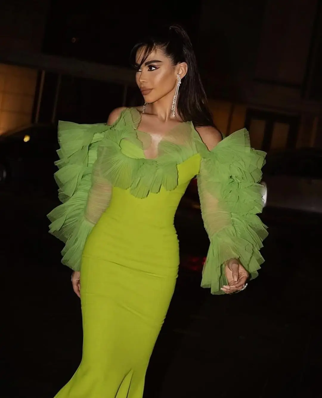 Chic Green Mermaid Prom Dresses Pleated Tulle Stretch Satin Celebrity Dress Pageant Gown Off Shoulder Ruffled Party Dresses