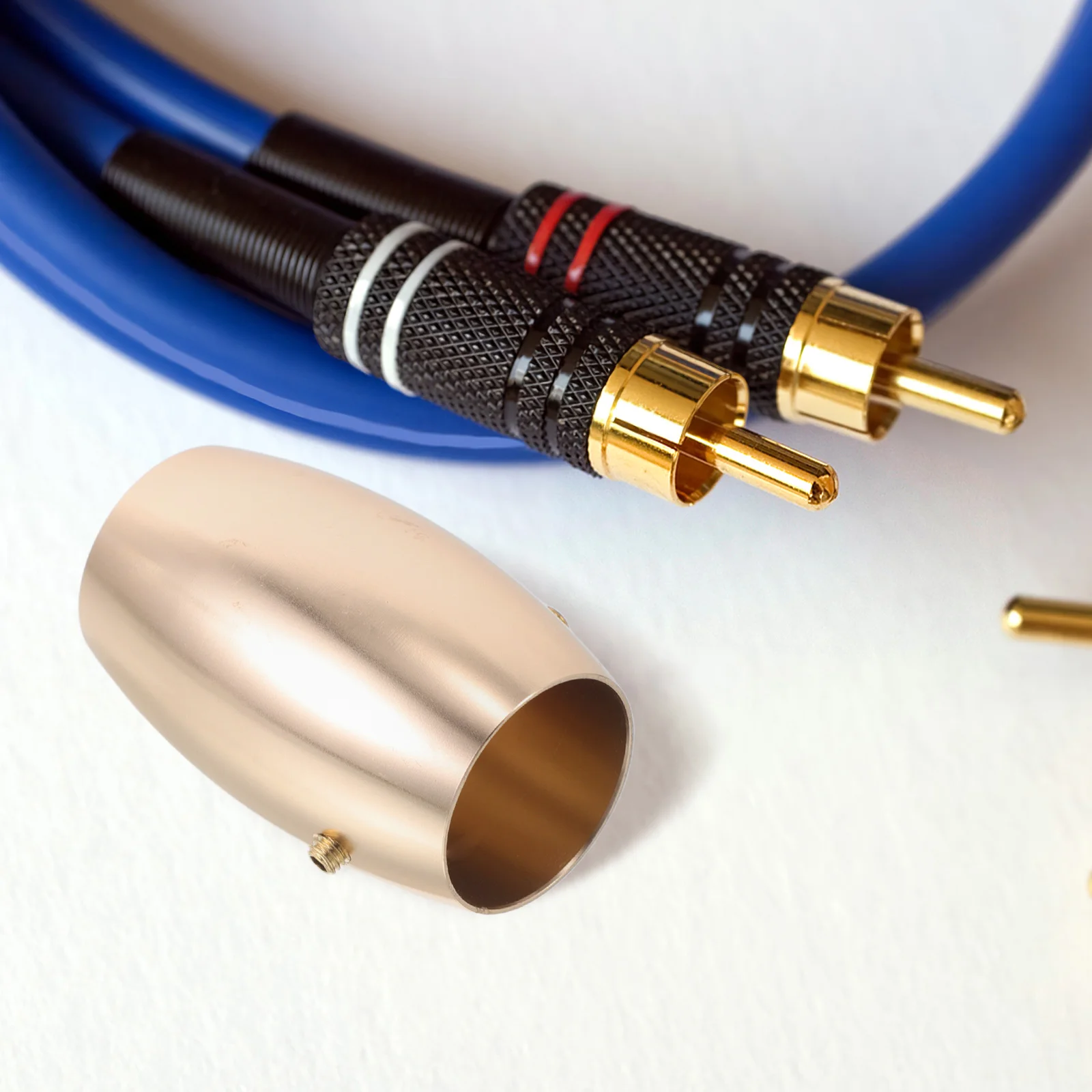 

Audio Ring for Headphones Speaker Cable Sturdy Aluminum Alloy Clear Sound Transmission 1 to 2 Design Ideal for Multiple