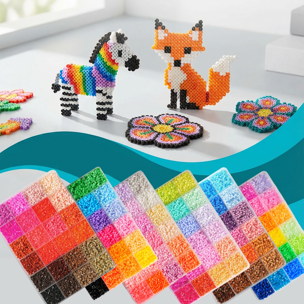 16800 Stück 48 Farben 2,6mm Hama Perlen Set Inklusive 1 Quadratischer Schablone 1 Schmelzperlen-Stift und 1 Perlen-Schieber für Handgemachte Pixel-Kunst-Basteleien