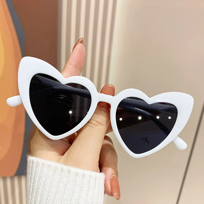Retro Pose Love Sunglasses Female Fashion Big Face Thin Eyewear Summer Travel Sunshade image 3