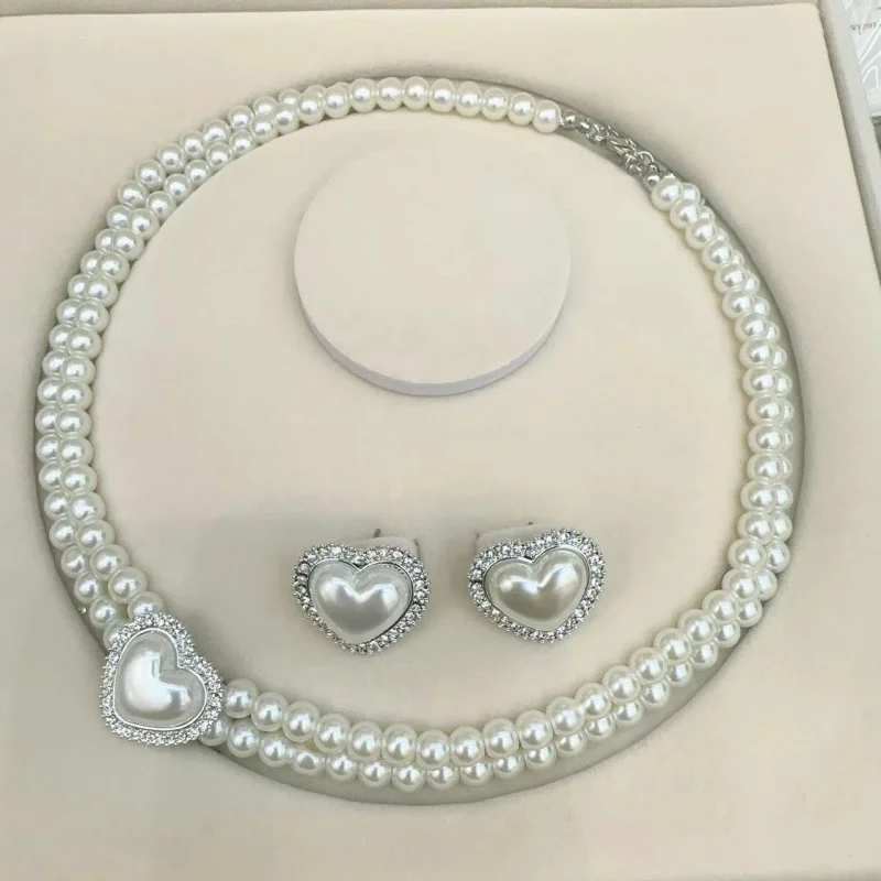 

Inlaid Diamond Heart Pearl Pendant French Light Luxury Style Elegant Clavicle Chain Versatile Vintage Necklace Jewelry