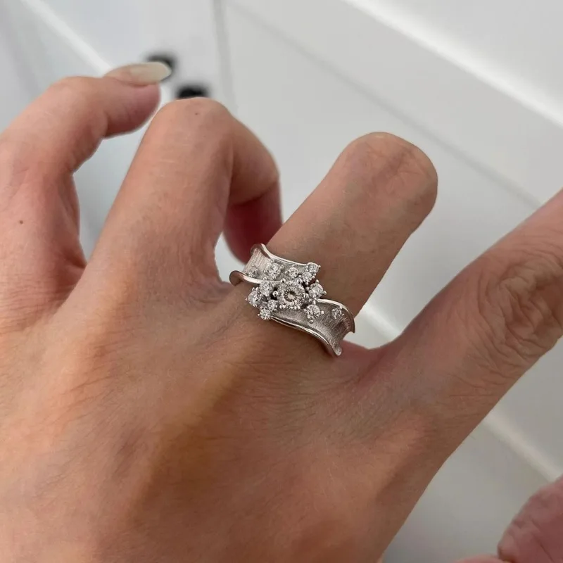 خاتم لامع مصقول بالزهور للنساء، مكانة، فاخرة خفيفة، راقية، أنيقة، متعددة الاستخدامات، إكسسوارات رائعة للاستخدام اليومي #2