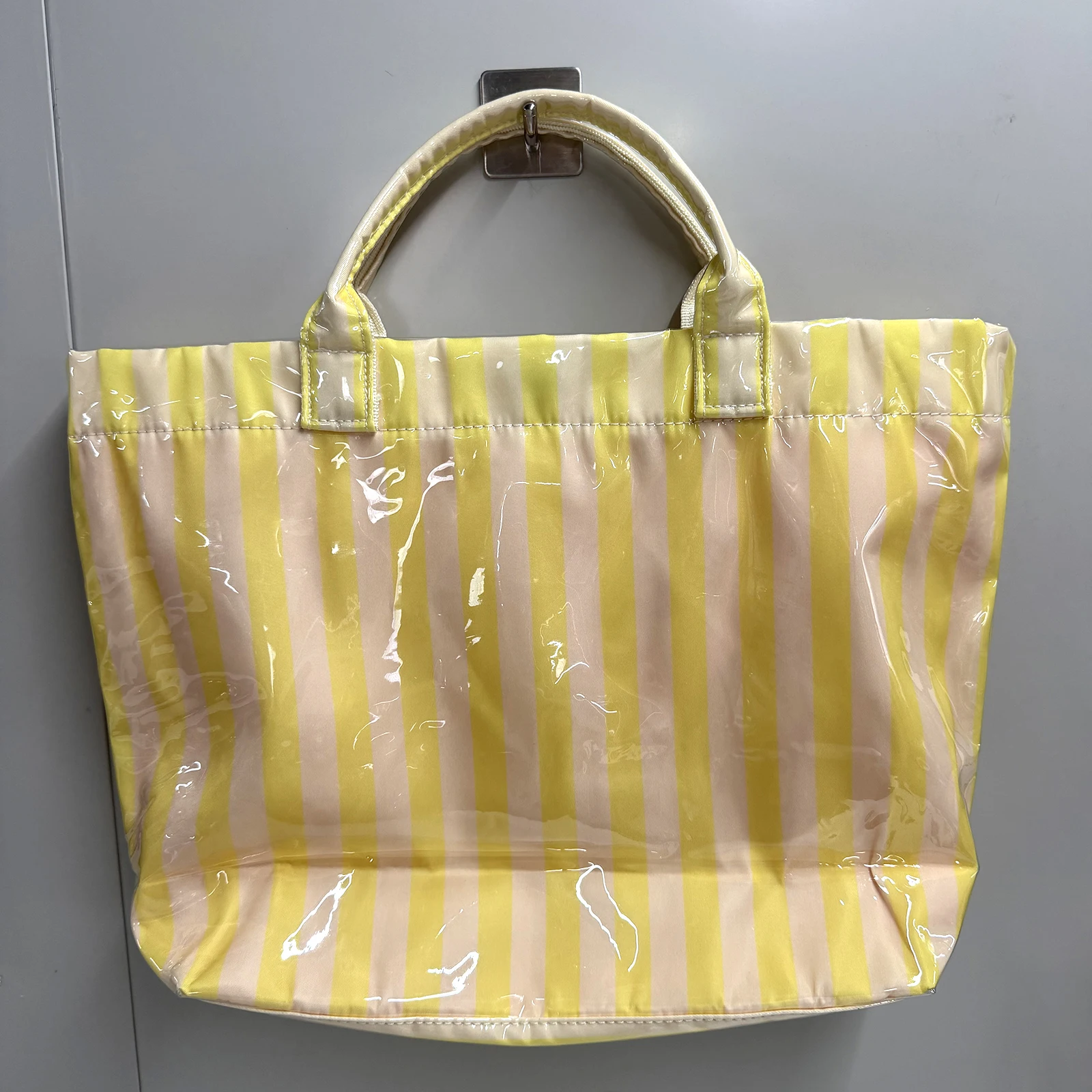 

PVC Lightweight Canvas Handbag Large Capacity Portable Travel Shoulder Bag Striped Pattern Tote Pouch Commuting Work Handbags (Beige)