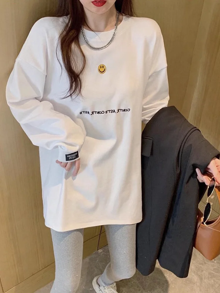 

White Long Sve T-irt Women Autumn Winter European Goods Embroidered Face Base irt Mid-Length Butt Covering Yoga...