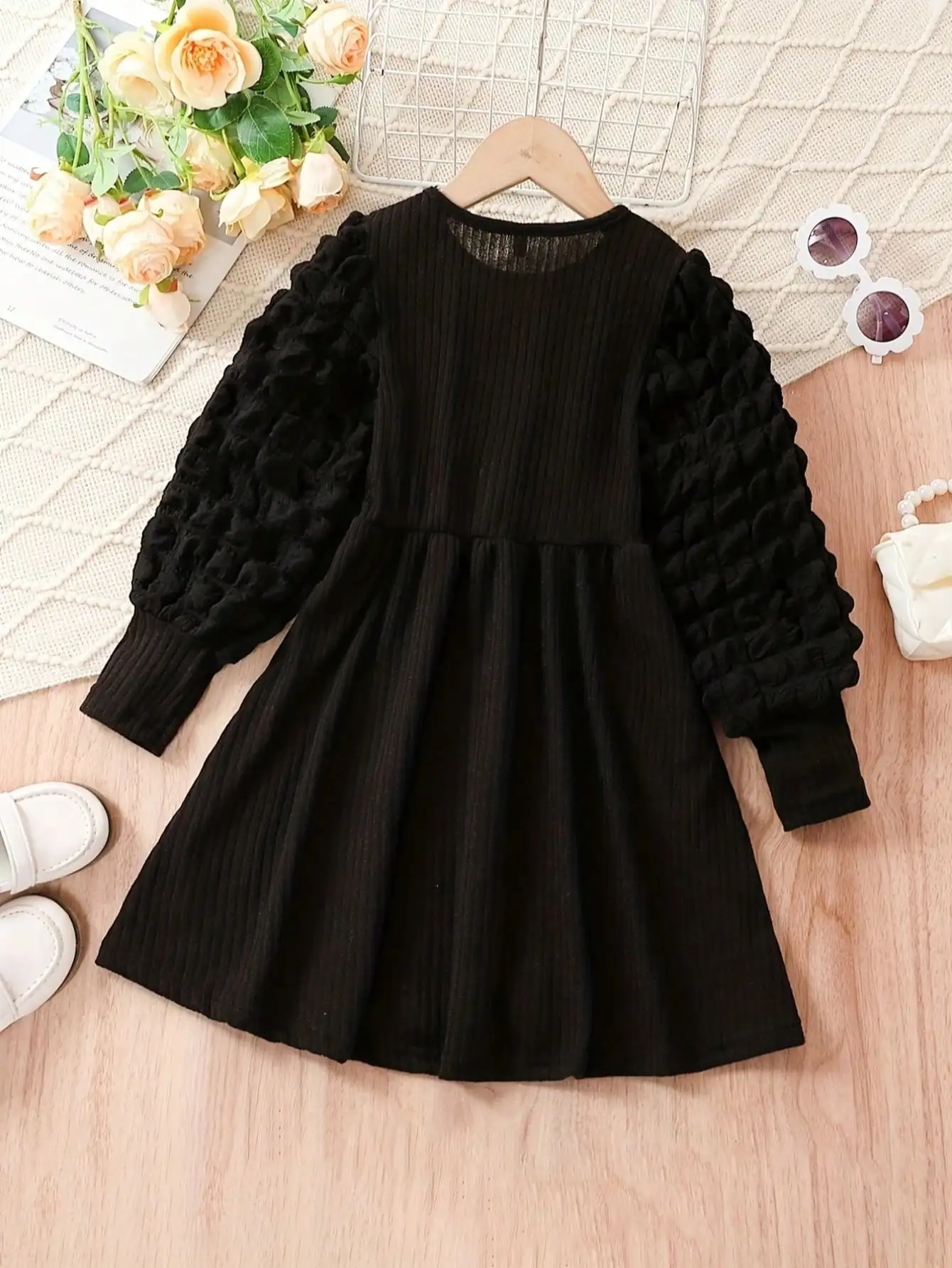 Children's casual wear fashionable black corduroy round neck bubble sleeves long sleeves knee high princess dress dress