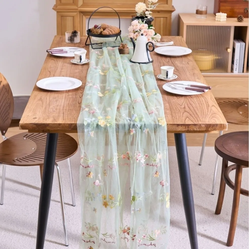 French Vintage Embroidered Floral Table Runner Fresh Color Semi-Transparent Lace Table Flag Romantic Tulle Table Runner Party