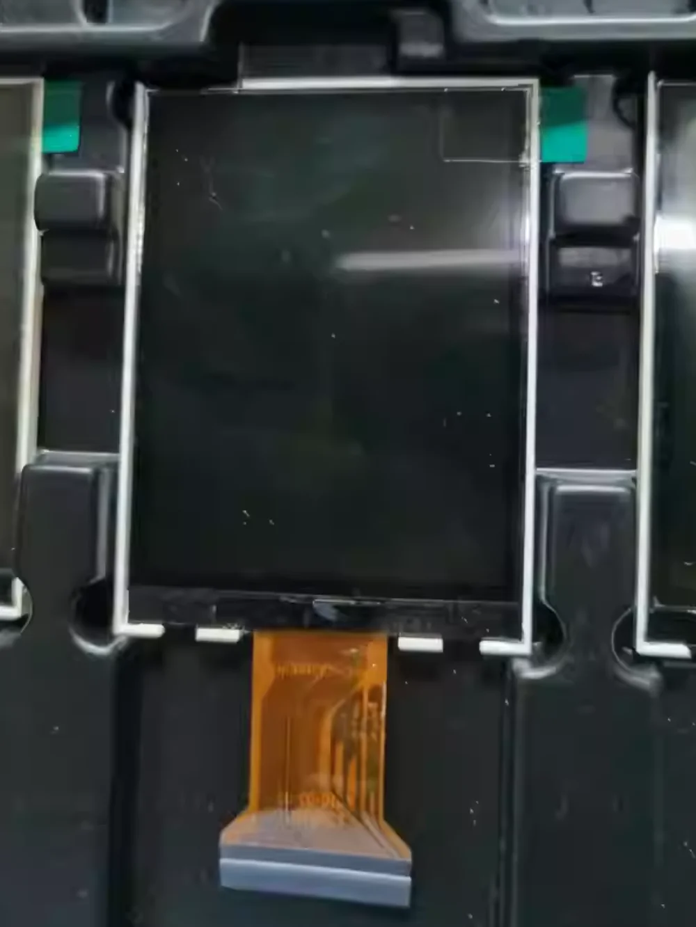 

PS25P00 2.5-inch LCD screen