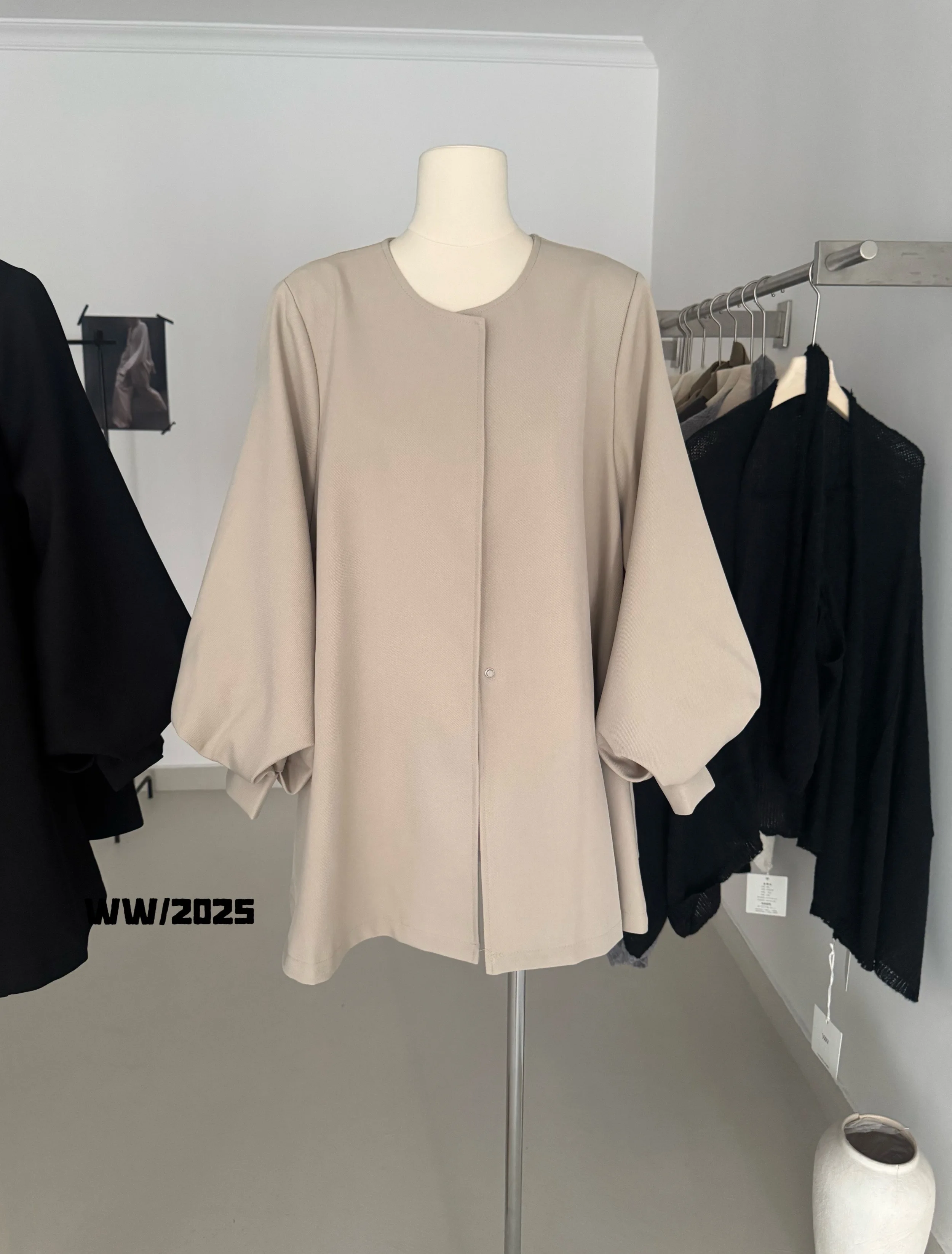 

Женский элегантный свободный плащ с круглым вырезом и рукавами-фонариками Lady Springa, осенний однотонный однобортный плащ, верхняя одежда