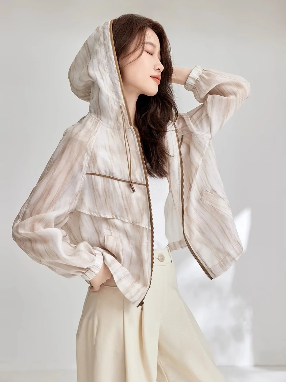 

Повседневная женская свободная куртка с капюшоном для защиты от солнца и кондиционирования воздуха, весна-лето, бренд Outlet, на молнии, удлиненная