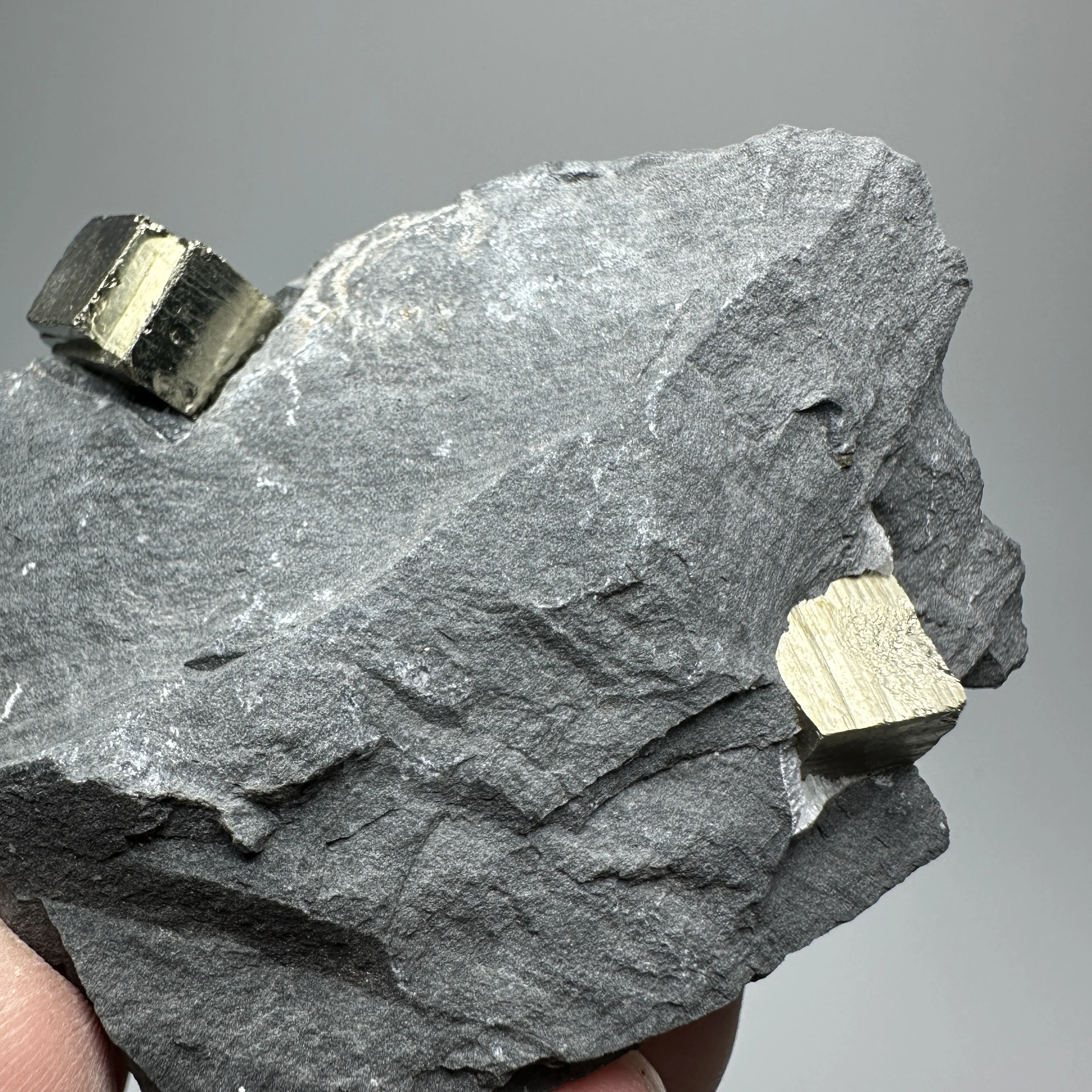 

Natural stone crystals, Yunnan pyrite mineral specimens, home decoration gifts