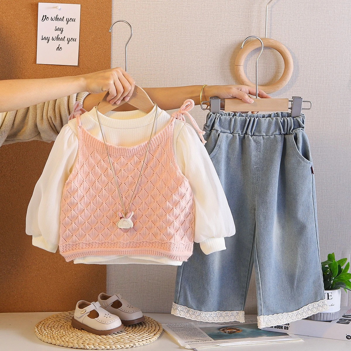 Girls' Sweet Spring Outfit 2026 New Casual Stylish Three-Piece Set Fashionable Baby Girl Woolen Vest