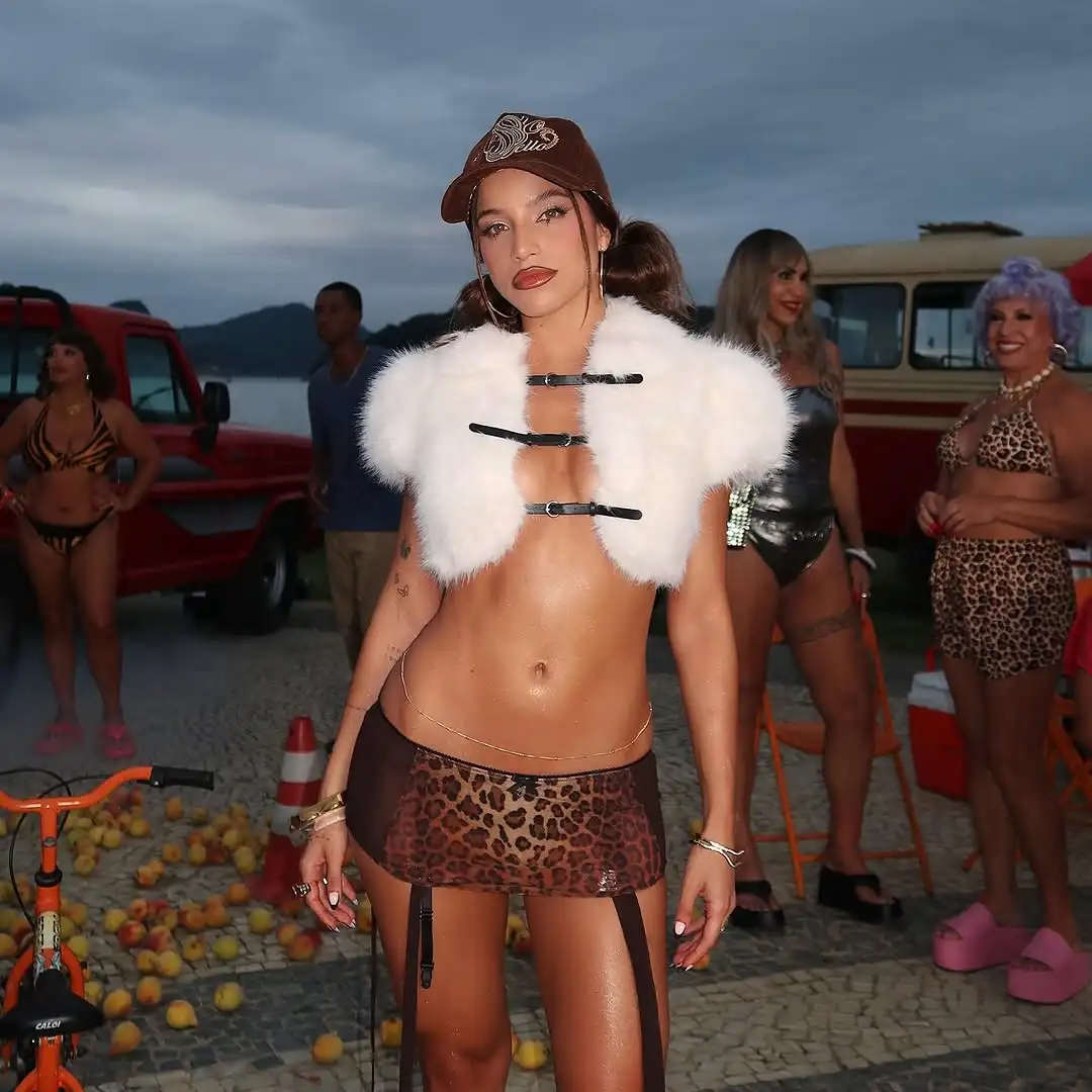 شيك فو الفراء فائقة القصيرة المرأة موضة مثير التلبيب الصلبة قصيرة الأكمام الدانتيل متابعة رقيق سليم بلوزة سيدة عطلة الشارع القمم #4