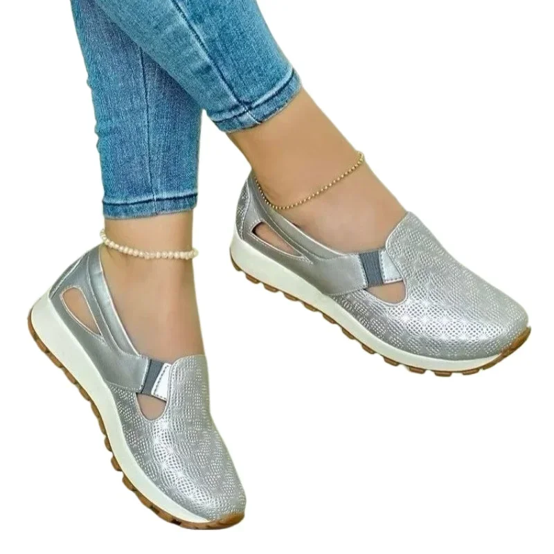 أحذية السيدات 2025 الصيف الانزلاق على المرأة أحذية فلكنيز موضة الجوف خارج أحذية رياضية النساء في الهواء الطلق تنفس حذاء مسطح غير رسمي