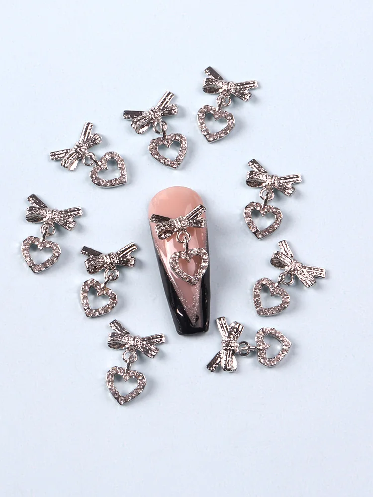 10pcs Silver Heart Alloy Nail Art Charm 3D กะลาสีโลหะ Hollow Heart Love เครื่องประดับเล็บหรูหราอุปกรณ์แต่งเล็บ