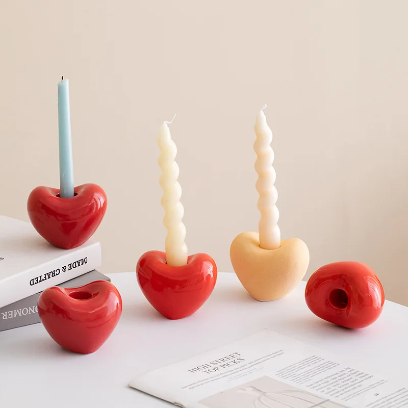 1pcs Heart Shaped Creative Ceramic Decorative Candlestick Desktop Entrance Decoration Home Aromatherapy Seat Decoration