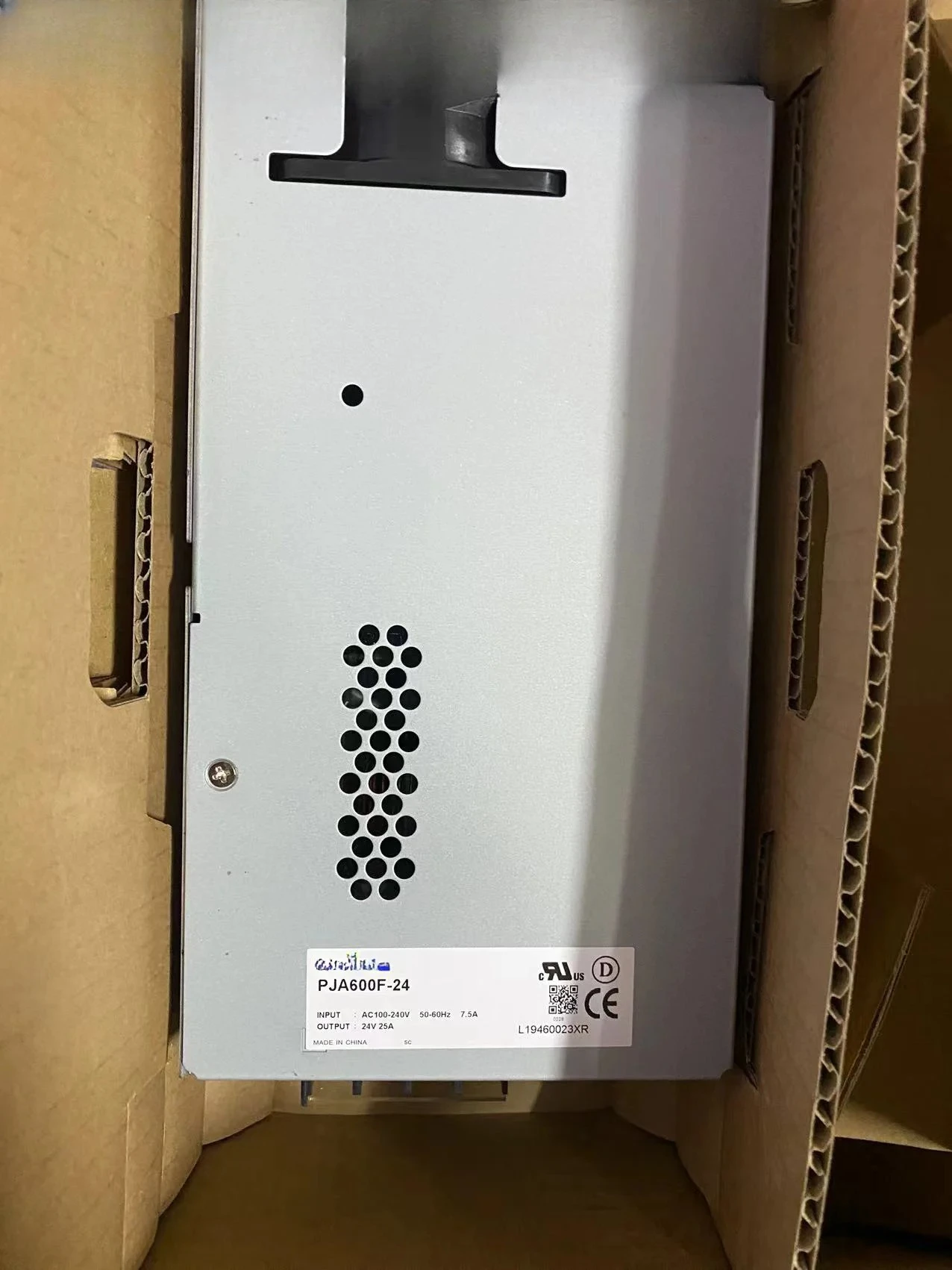 

PJA600F-24 Импульсный источник питания DC24V25A PLA600F-24