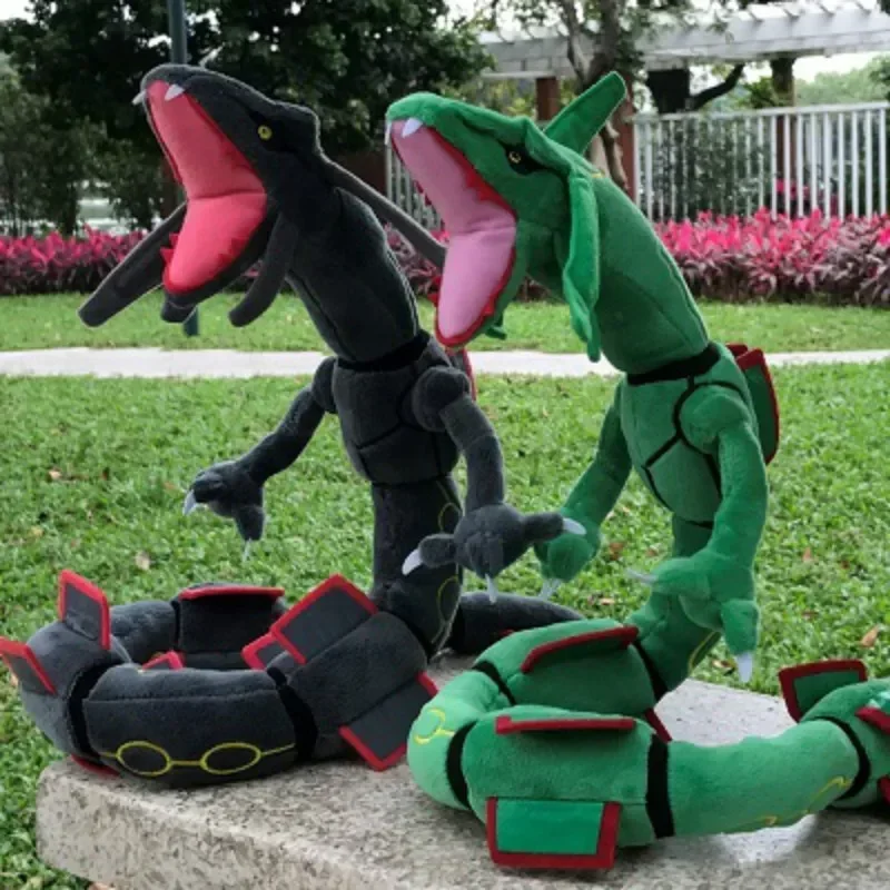 ยาว 83 ซม.งูลาก Plush ของเล่น Mega Rayquaza สีเขียวเงาสีดําตุ๊กตางูสัตว์การ์ตูนตัวเลขตุ๊กตาอะนิเมะตุ๊กตาของเล่น