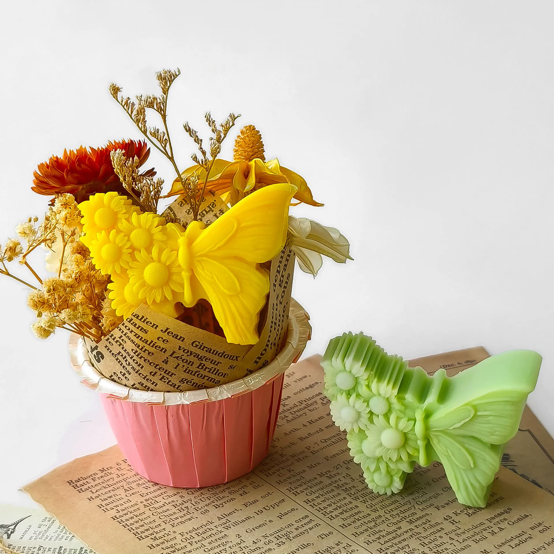 Butterfly & Daisy Handmade Aroma Candle Plaster Mould