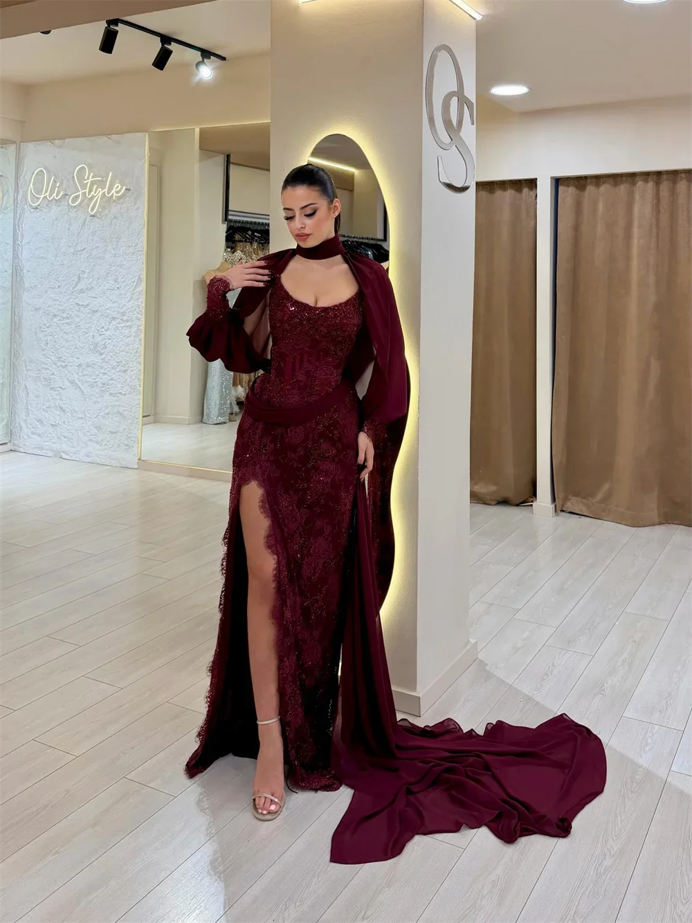 カスタマイズされたバーガンディゴージャスレースマーメイドサイドハイ スリットフォーマルイブニングドレス、取り外し可能な袖付き、ウェディングドレス、プロムガウン