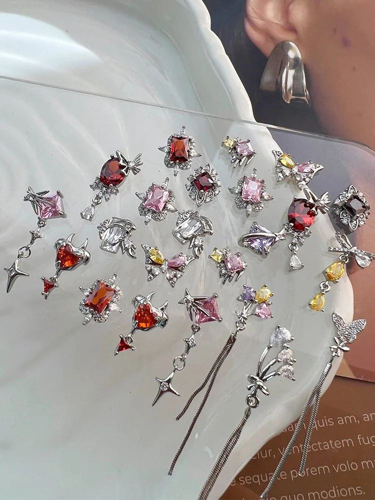 5pcs Nail accessories retro gemstone zircon hollow butterfly light luxury French colored diamond nail decoration pendant