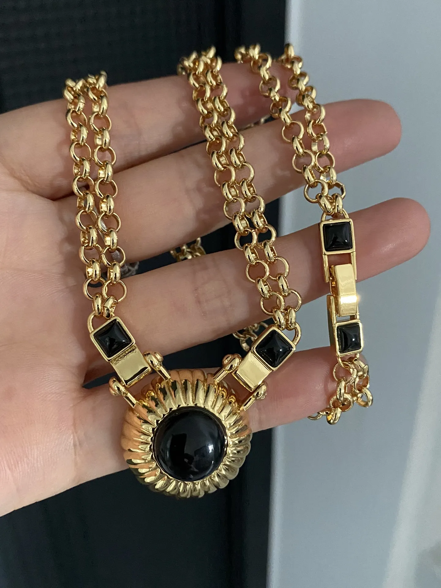 

Vintage Fashion New Black Agate Women's Necklace for Women