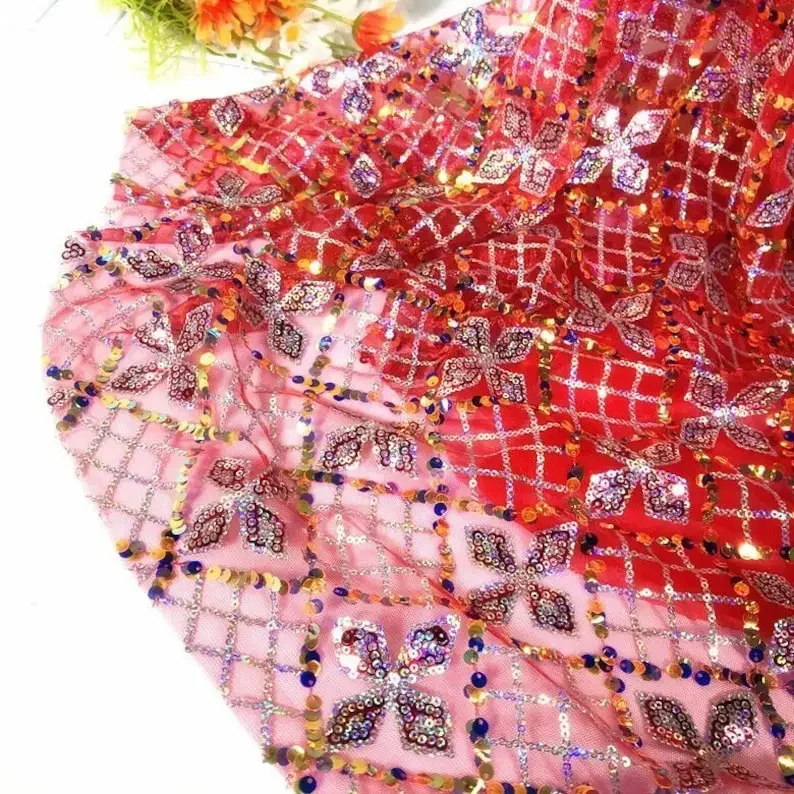 Tessuto di pizzo ricamato con reticolo di cristallo multicolore Tessuto di tulle con paillettes colorate per costume da sposa abito da festa
