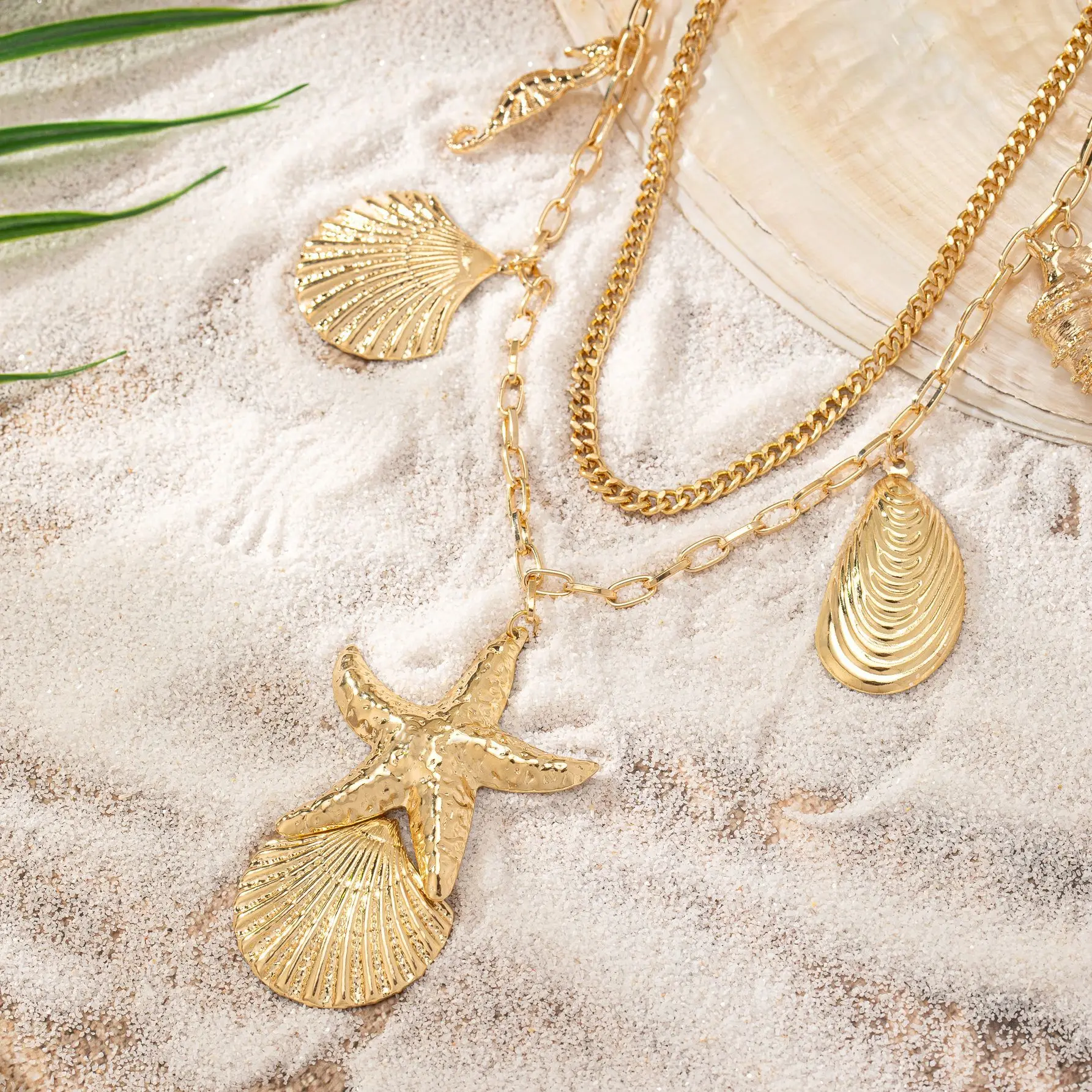 Hot Selling Personalized Design Feeling Starfish Shell Marine Biological Alloy Pendant Necklace For Women  Fashion Necklace Gift