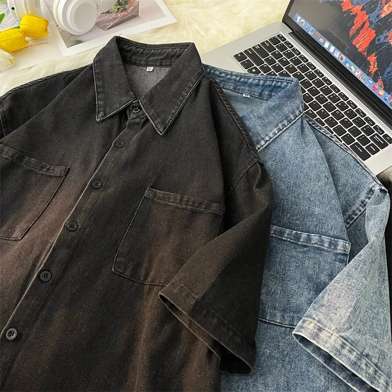 

Мужские джинсовые рубашки с коротким рукавом, однотонные свободные однобортные футболки с отложным воротником и карманами, уличная одежда, мужской топ, лето 2025, пальто