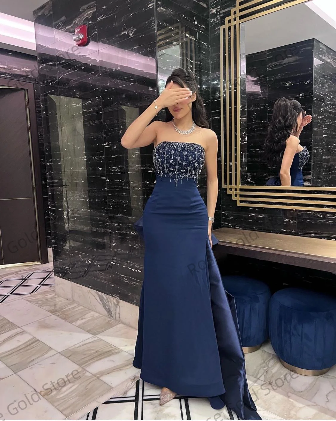 Una línea azul oscuro Vestidos de fiesta sin tirantes rebordear sin mangas Vestidos de Fiesta lentejuelas mancha Vestidos de fiesta de graduación personalizados