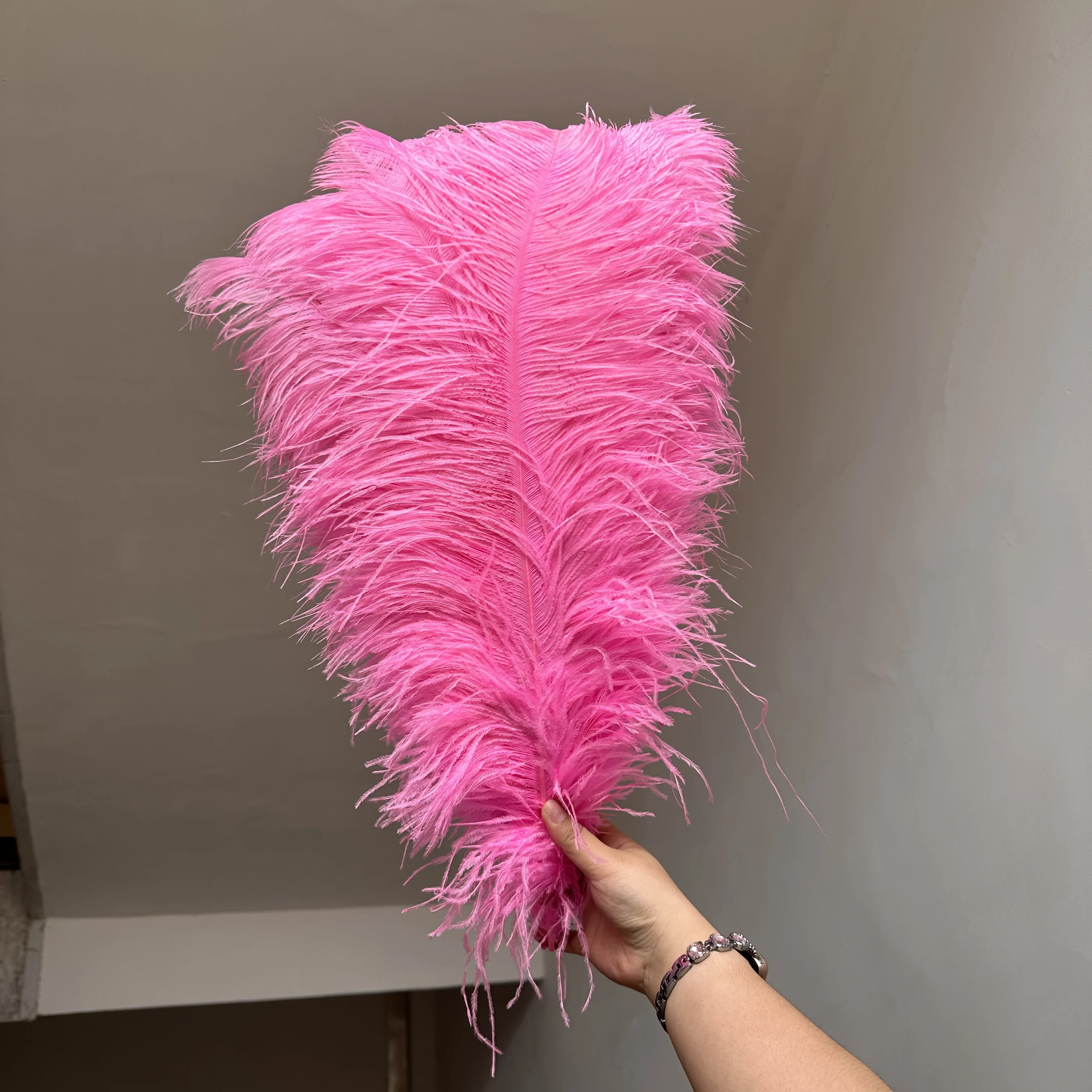 

10Pcs White Ostrich Feathers 40-45cm Fluffy Soft Wedding Decor Party Centerpiece Home Vase DIY Craft Boho Decoration Accessories