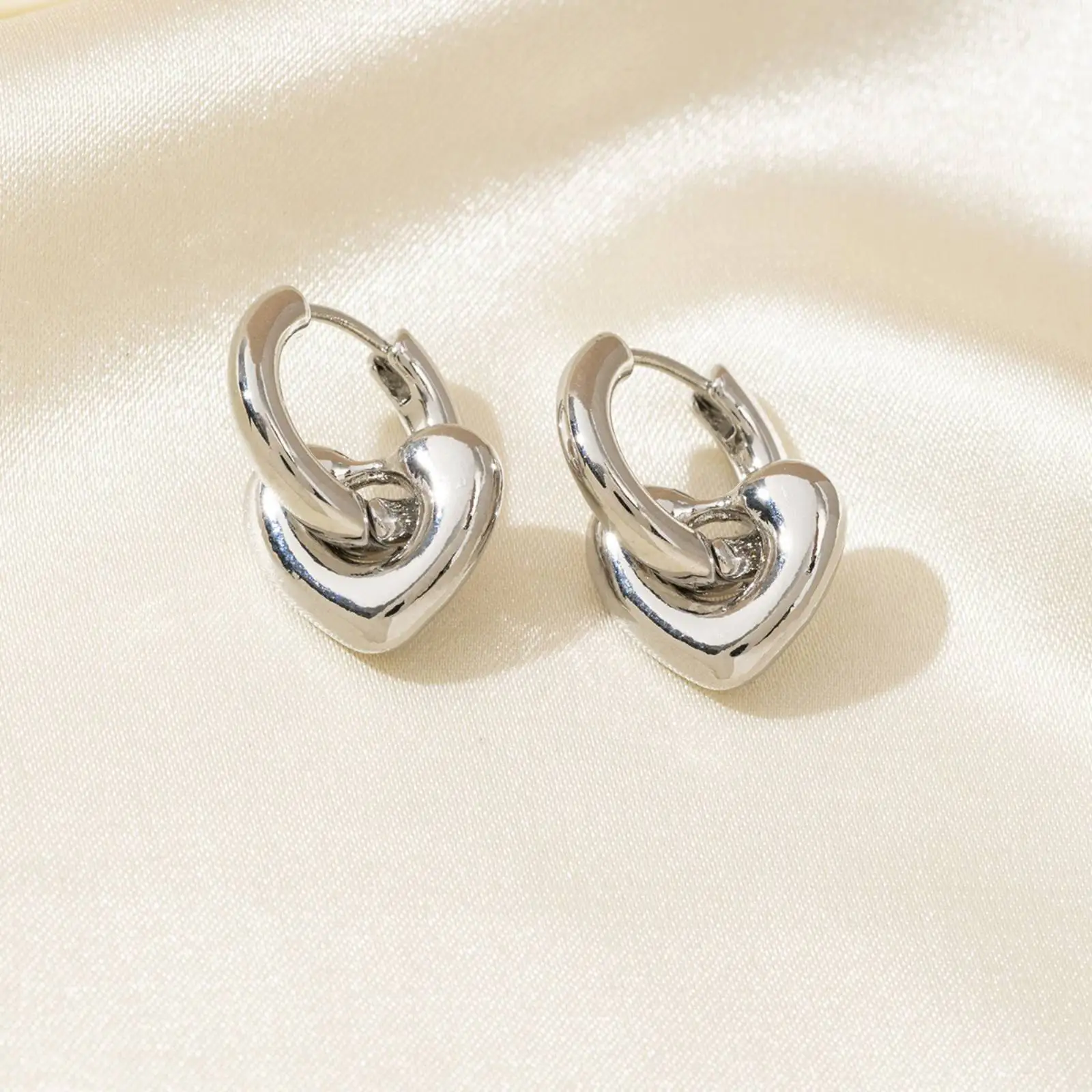 Herzförmige Creolen aus Edelstahl, Stern-Ohrhänger, Modeschmuck, Geschenk für Frauen – Detail 2