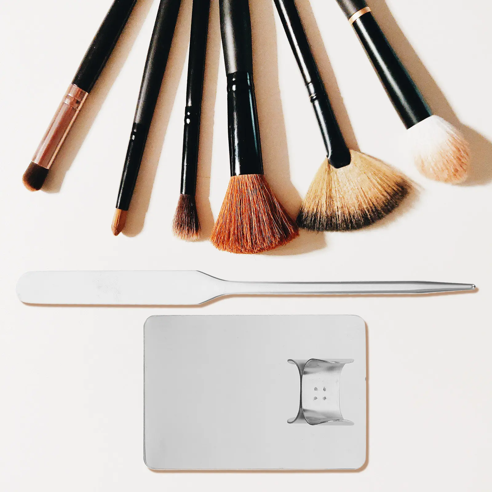 1Set Stainless Steel Makeup Mixing Palette with Ring Handle Lightweight Compact Blending Tray for Foundation Concealer