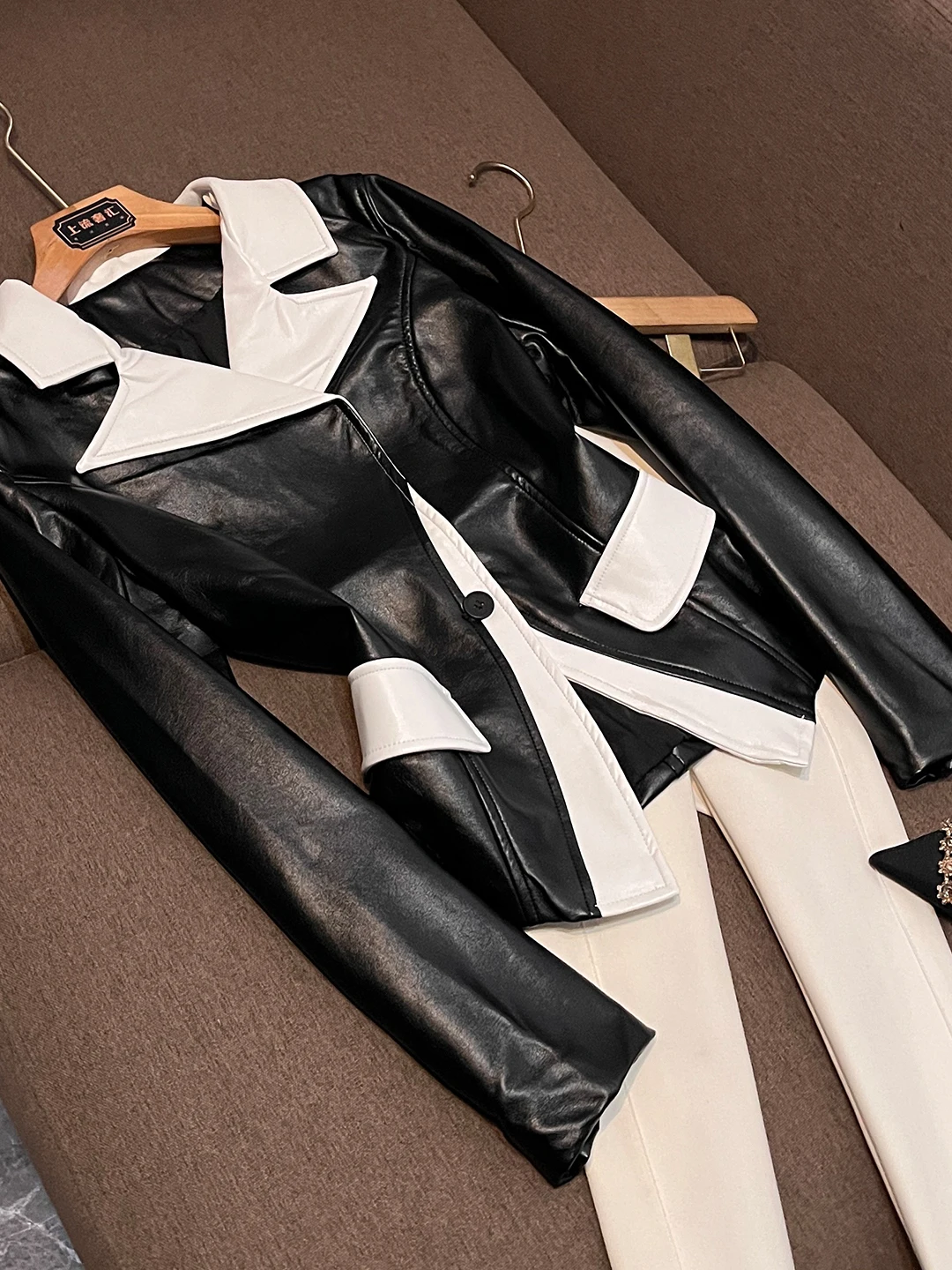 

Casual Retro American Sle Motorcycle Leather Jaet Men's Loose Fit Faionable Vintage Outerwear Winter 2025 Z85