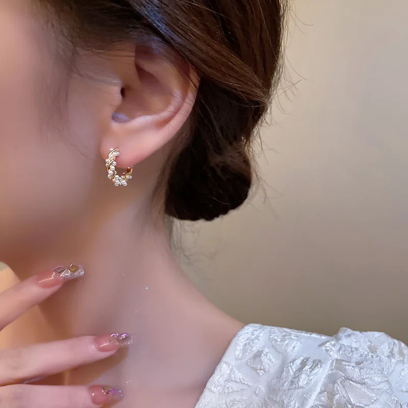 Accessories for Women Circle Pearl Stud Earrings for Women Temperament Small Design Earring Wedding Anniversary Gift Jewelry