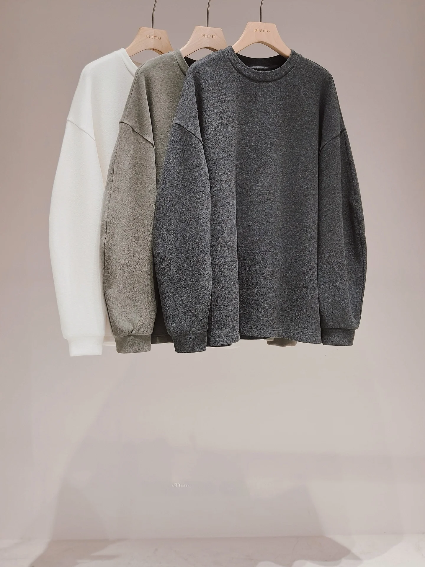 

DUEETO Snow Velvet Series Long Sleeve round Neck Sweatshirt Wool Silk Double-sided Fleece Warm Winter Coat for Women