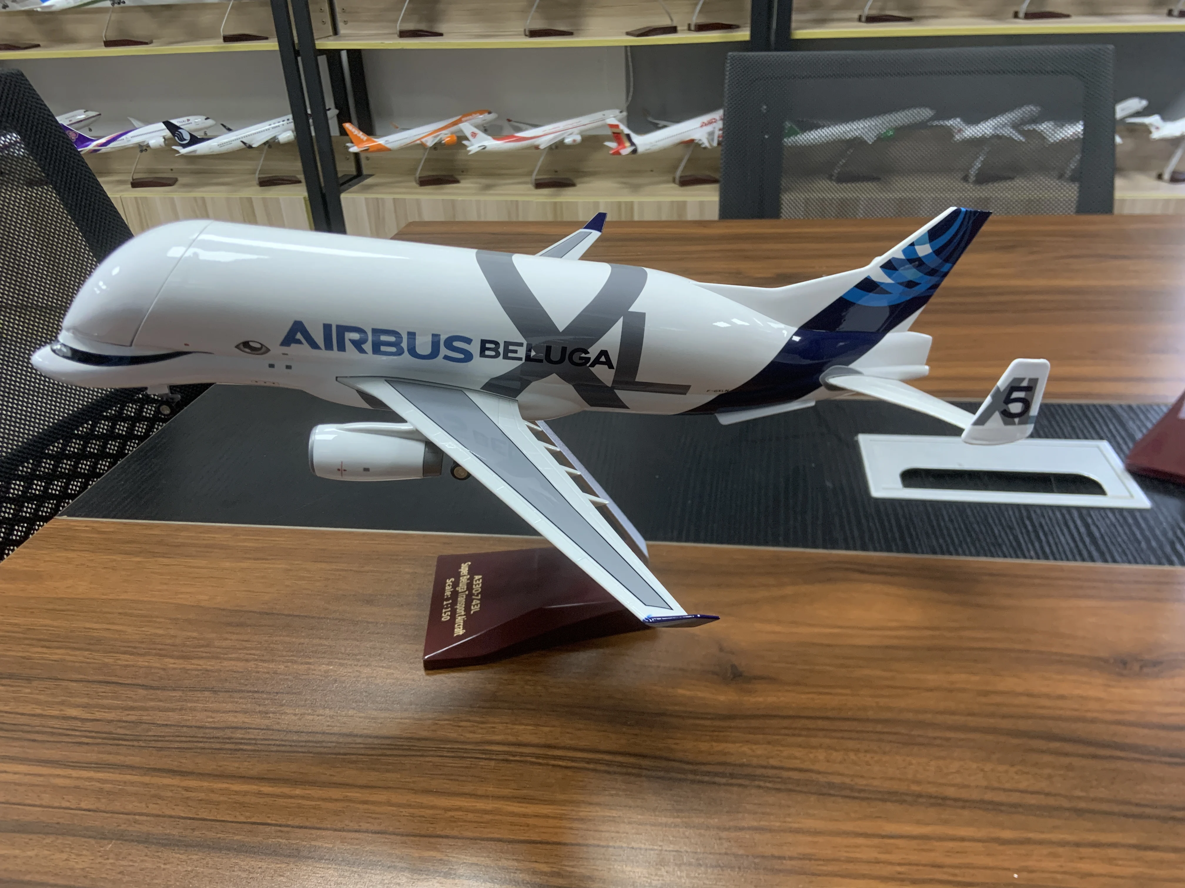 

A300 Beluga Transport Plane Model 1/150 Scale Aircraft A330-600ST Airplane Resin Replica Model Toy for Collection Gift