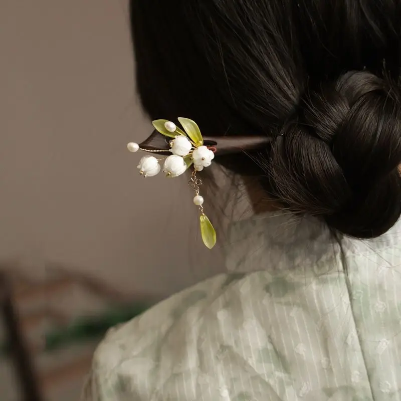 Simple Hairpin Ebony Hair Fresh Lily of The Valley Retro Cheongsam Accessories Party Holiday Tassel Headdress HairPins for Women