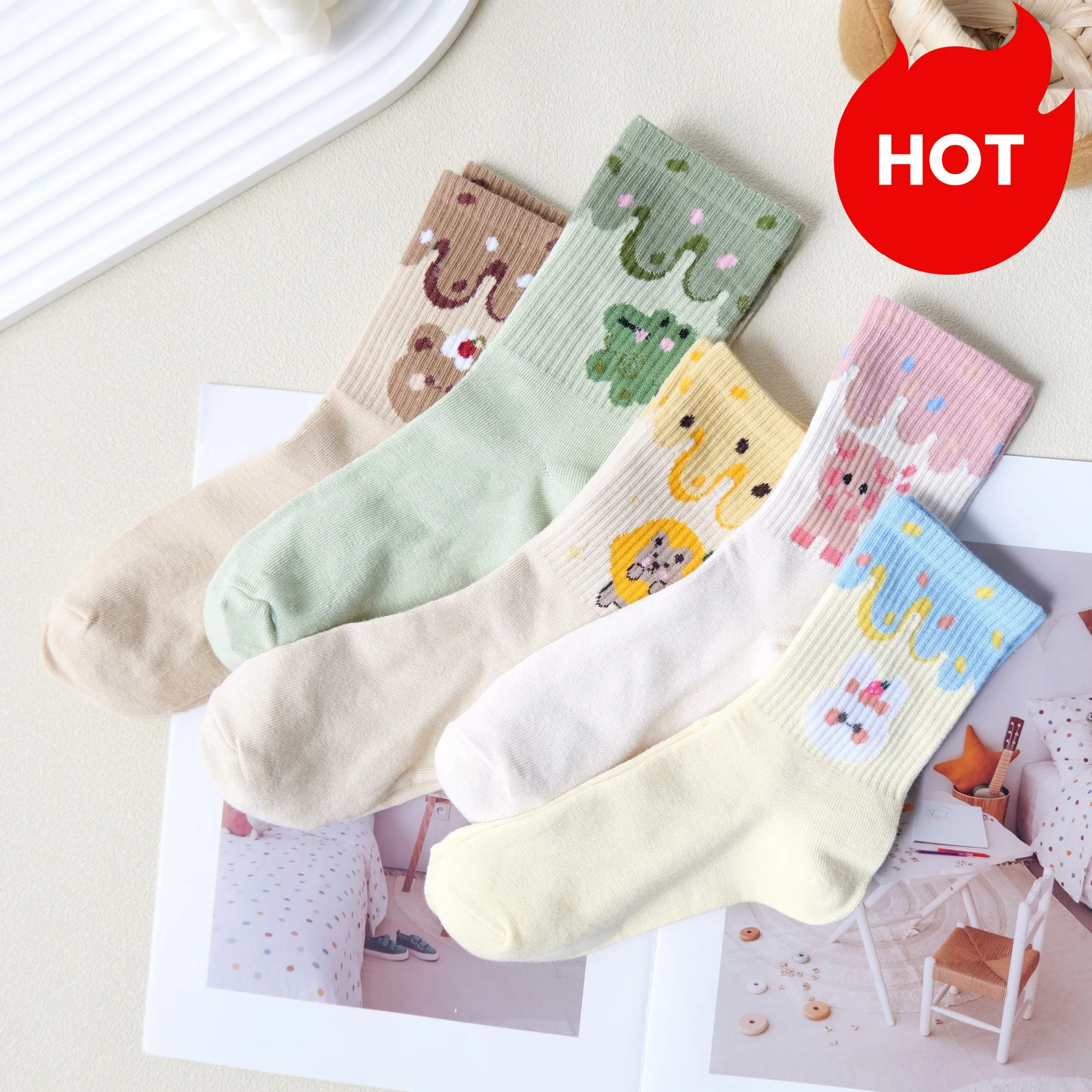 

**Multiple Pairs of Women’s Multicolor Crew Socks, Cute Animal Designs, Japanese Style, Comfortable, Breathablei