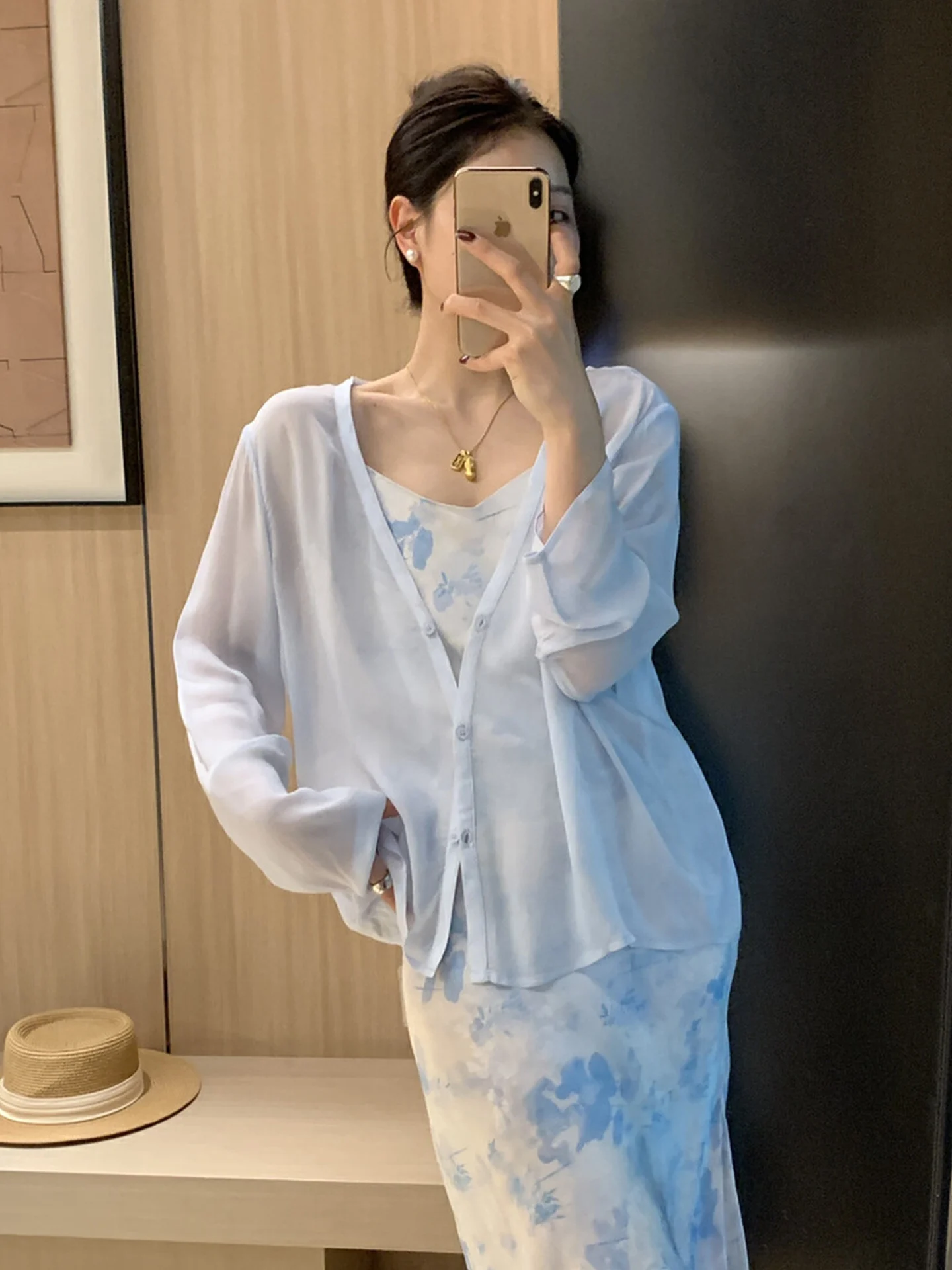 

New Chinese Sle Women's Light Weight V-Ne Single Buttoned Belted Sun Protection Cardigan Pure Color Versatile Spring Summ...