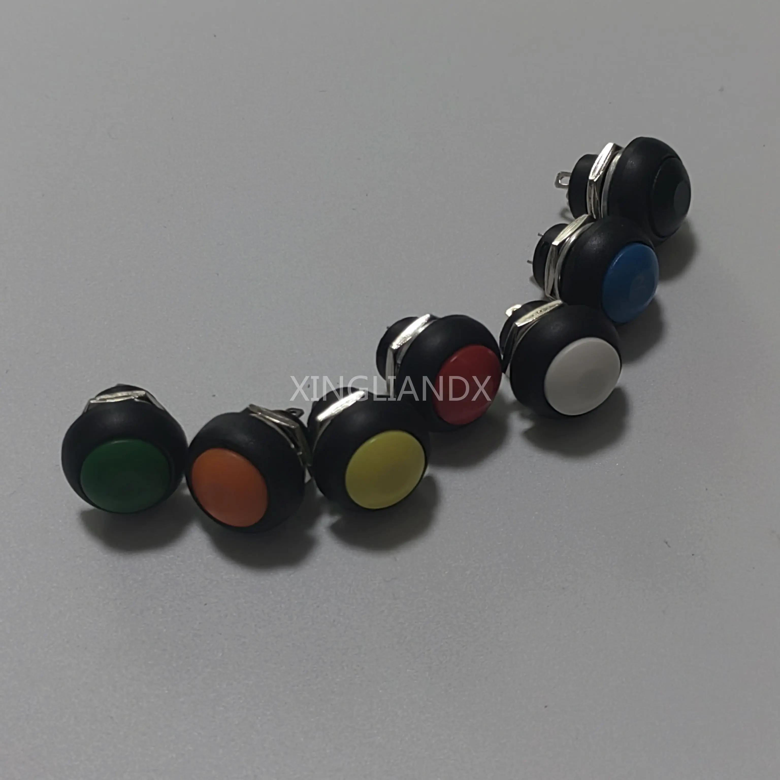PBS-33B 2PIN 12 مللي متر تيار مستمر التيار المتناوب 3A/125 فولت 1A/250 فولت البلاستيك جولة الذاتي إعادة تعيين مفاتيح زر قفل
